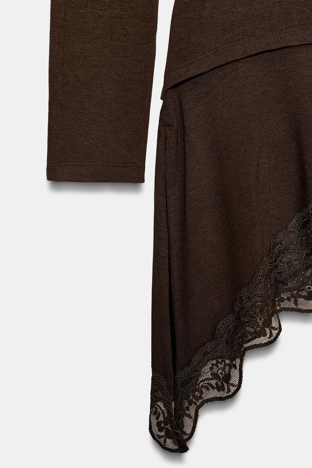 T-SHIRT À BAS ASYMÉTRIQUE EN DENTELLE