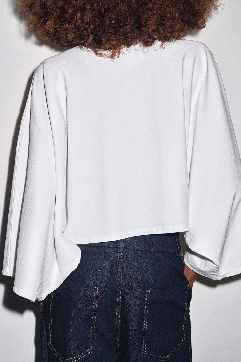 T-SHIRT CAPE