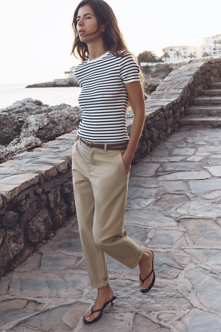 PANTALON CHINO AVEC CEINTURE TRESSÉE