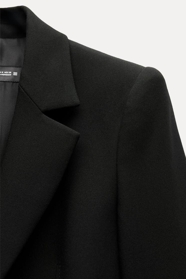 BLAZER AJUSTÉ AVEC ÉPAULETTES