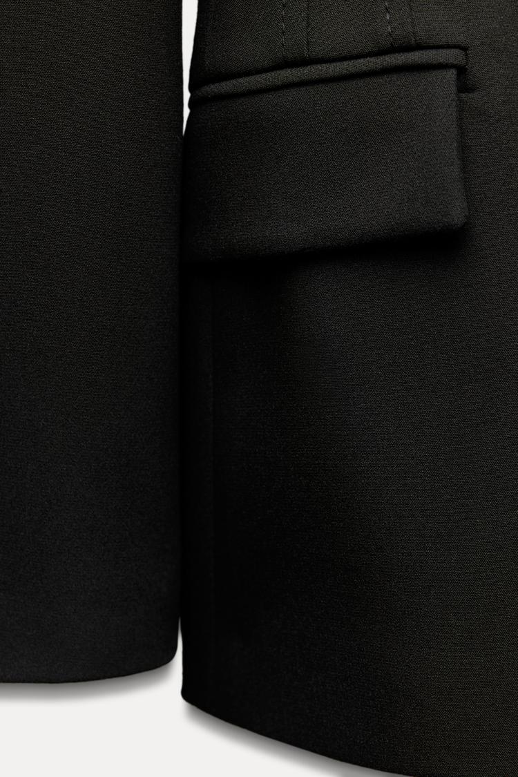 BLAZER AJUSTÉ AVEC ÉPAULETTES
