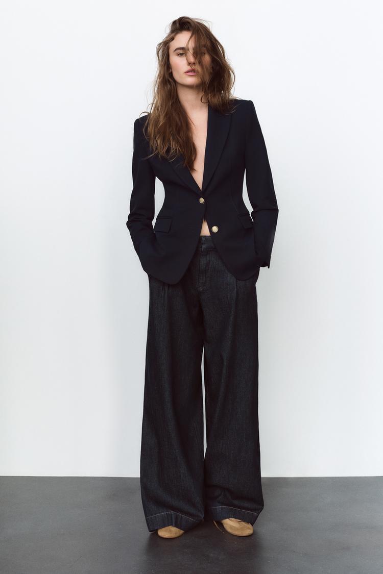 BLAZER AJUSTÉ AVEC ÉPAULETTES