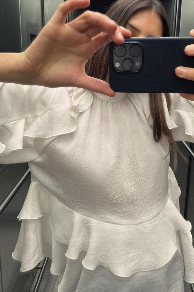 BLOUSE À VOLANTS