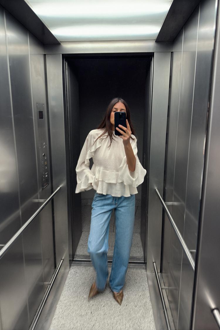 BLOUSE À VOLANTS