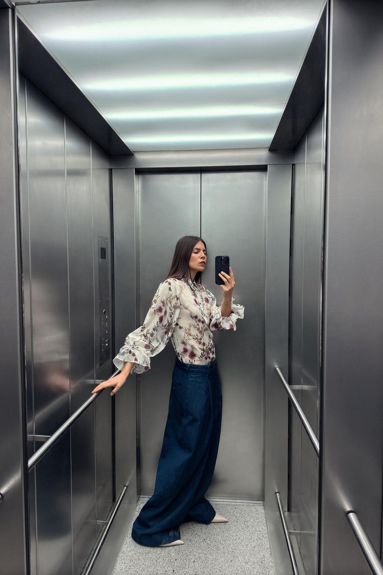 CHEMISE IMPRIMÉE AVEC FIL MÉTALLISÉ