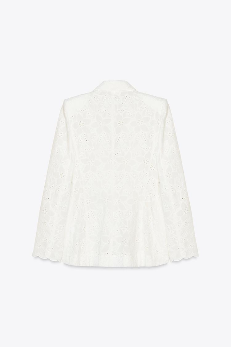 ENSEMBLE BLAZER AVEC BRODERIE AJOURÉE | SHORT À BRODERIES PERFORÉES