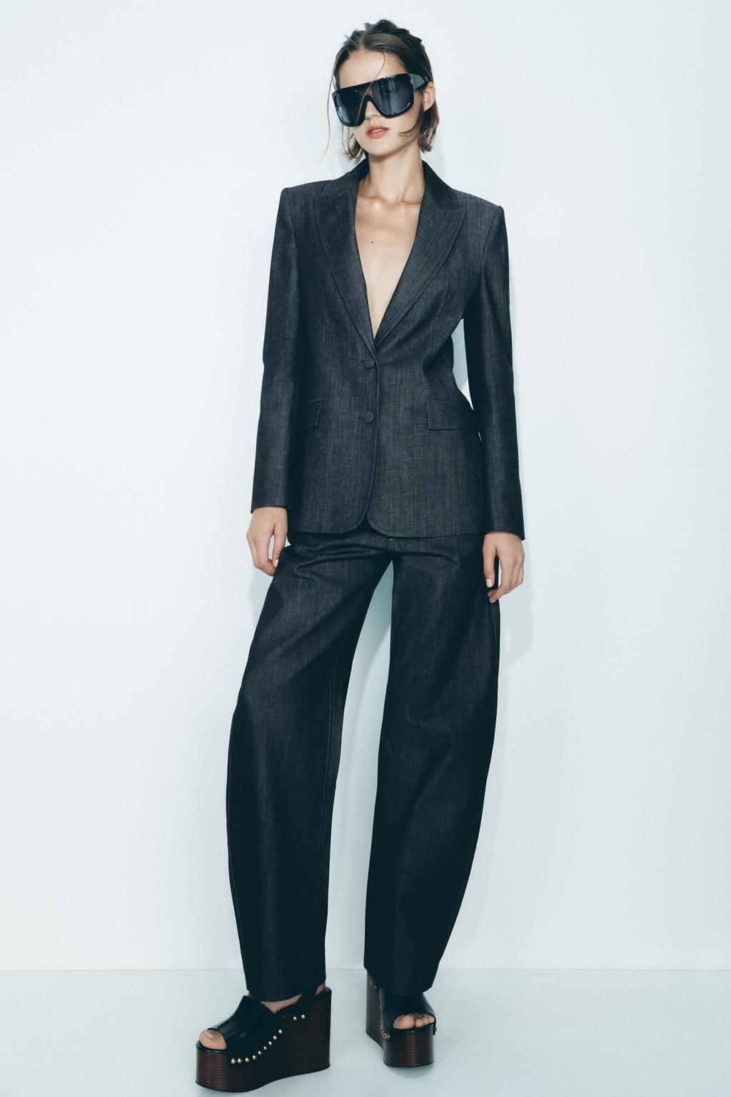 BLAZER WITH LINED BUTTONS