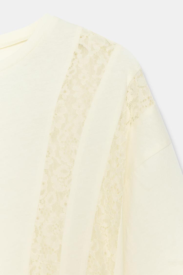 T-SHIRT EN MATIÈRES VARIÉES AVEC DENTELLE