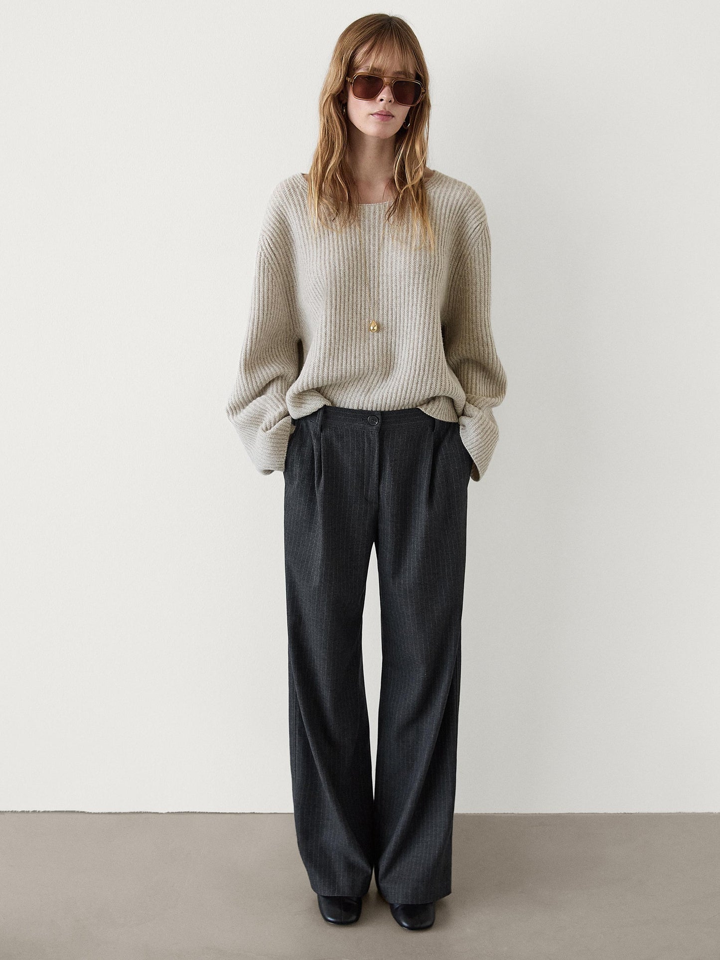 PANTALON DE JOGGING À FINES RAYURES ET PINCES