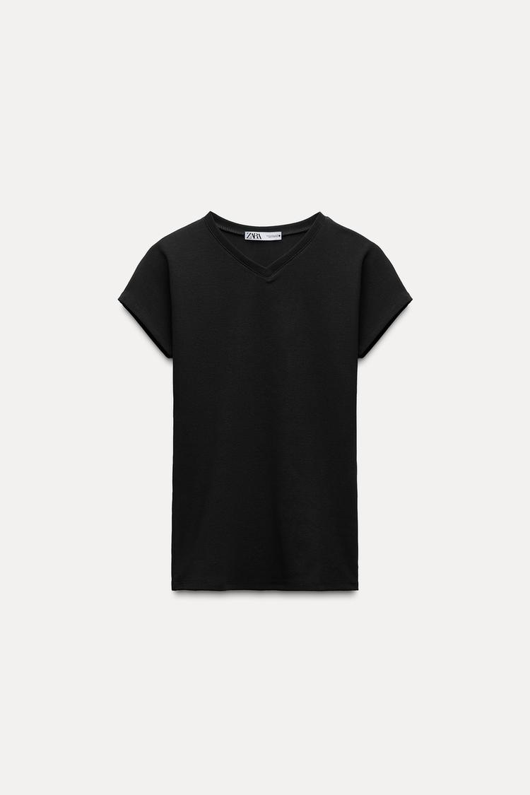 T-SHIRT DÉCOLLETÉ EN V