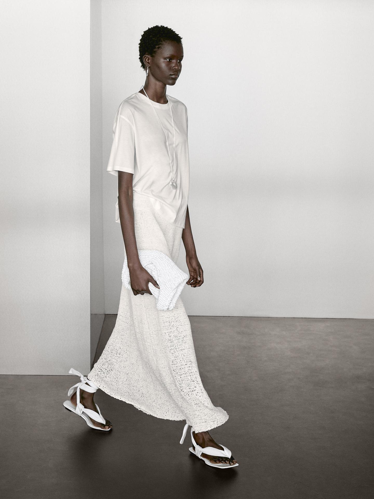 MASSIMO DUTTI T-SHIRT DÉTAIL COUTURE MANCHES