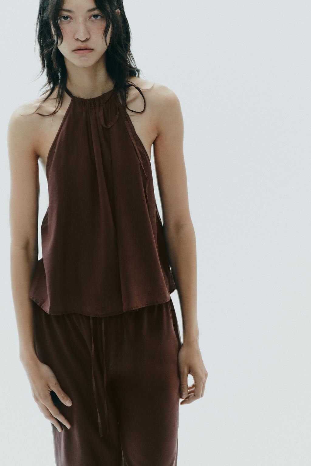 FLOWING HALTER TOP