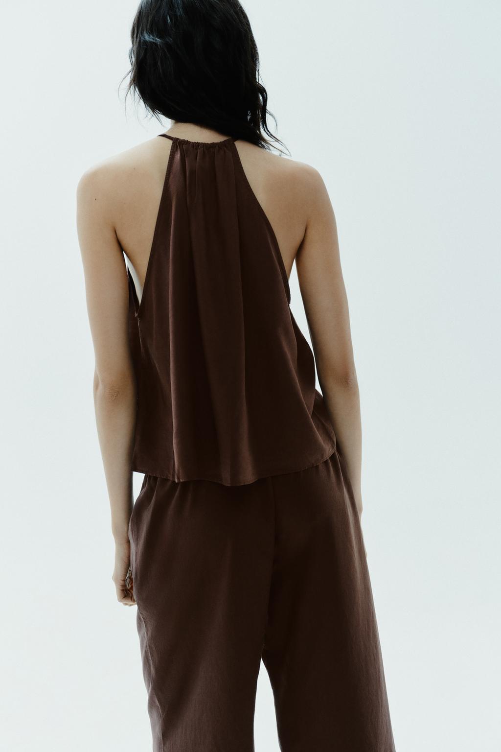 FLOWING HALTER TOP