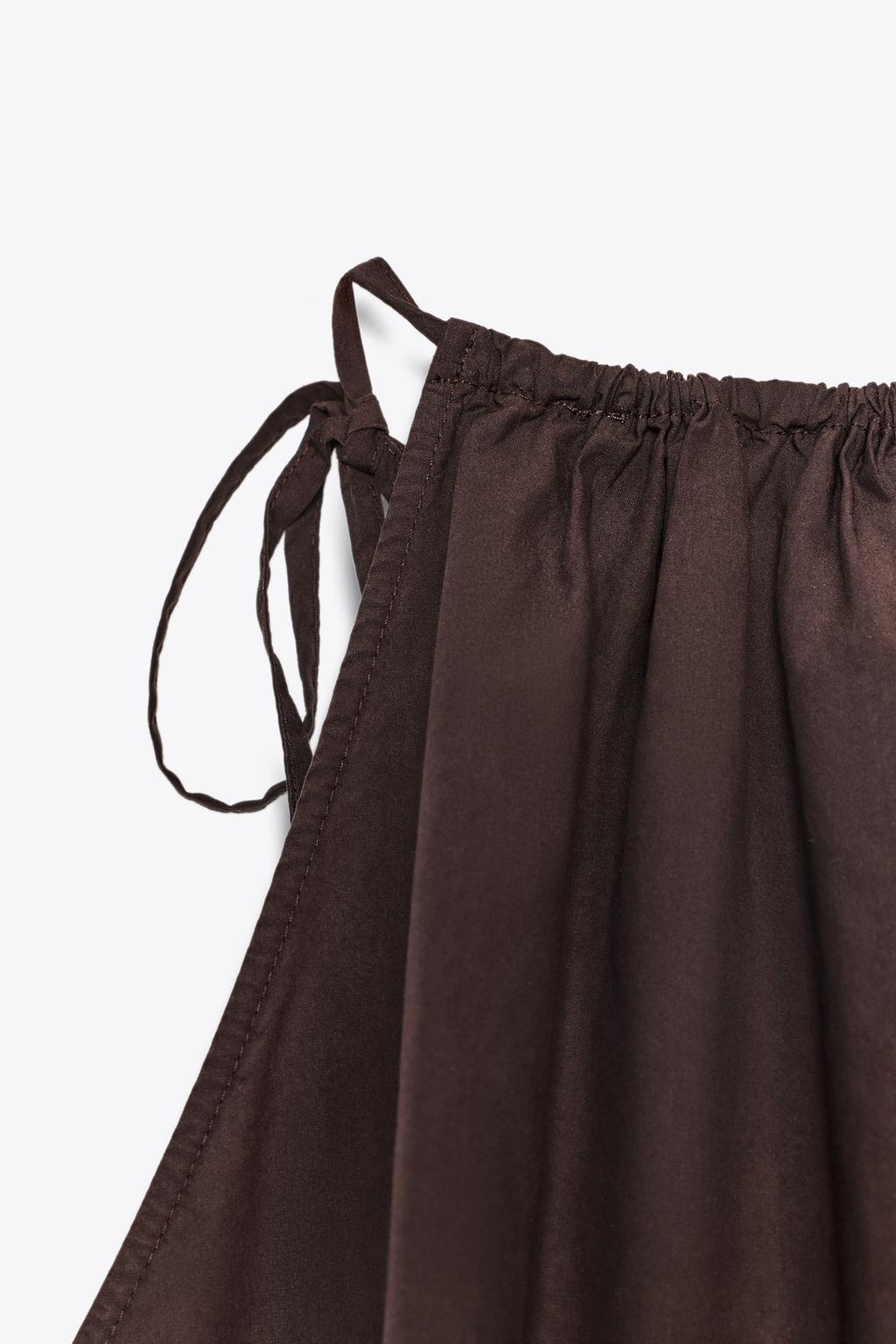 FLOWING HALTER TOP