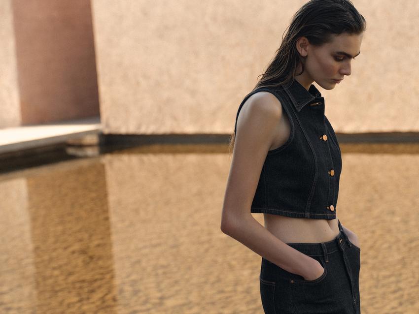 ENSEMBLE GILET SANS MANCHES Z1975 COURT EN DENIM | JEAN Z1975 BOOTCUT TAILLE HAUTE AVEC CEINTURE