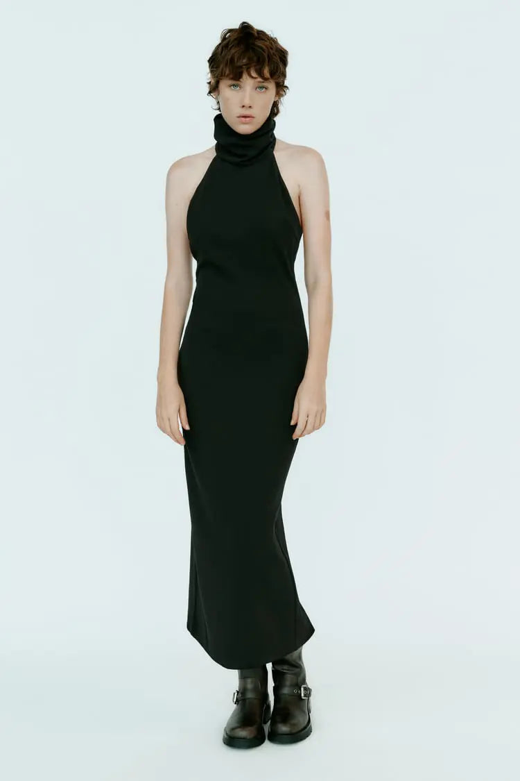 ROBE À ENCOLURE AMÉRICAINE ET DOS NU