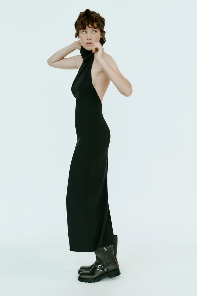 ROBE À ENCOLURE AMÉRICAINE ET DOS NU