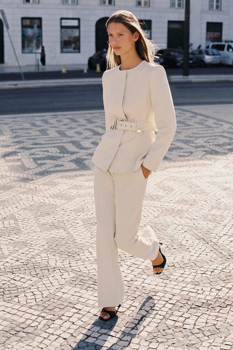 BLAZER TAILLÉE CEINTURÉE