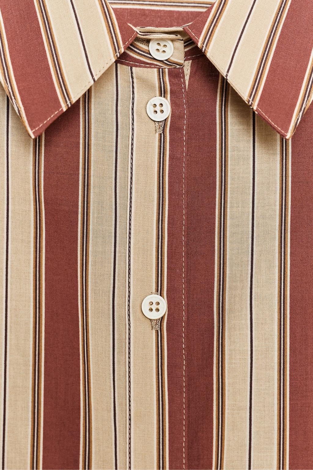 CHEMISE RAYÉE AVEC PATTE AU DOS
