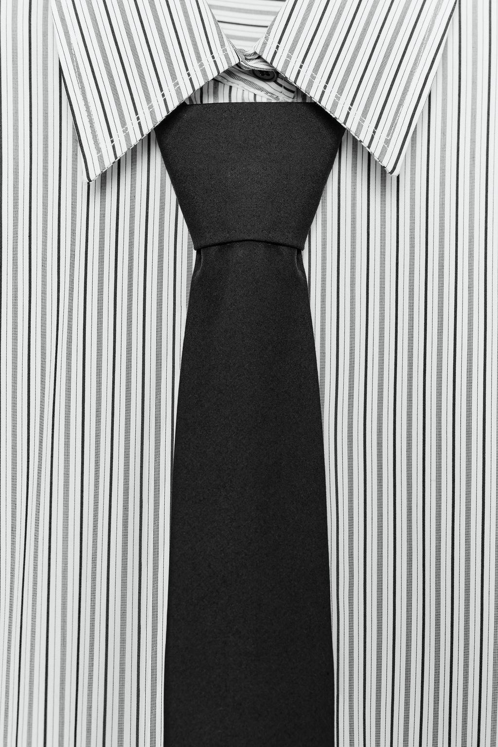 CHEMISE EN POPELINE AVEC CRAVATE