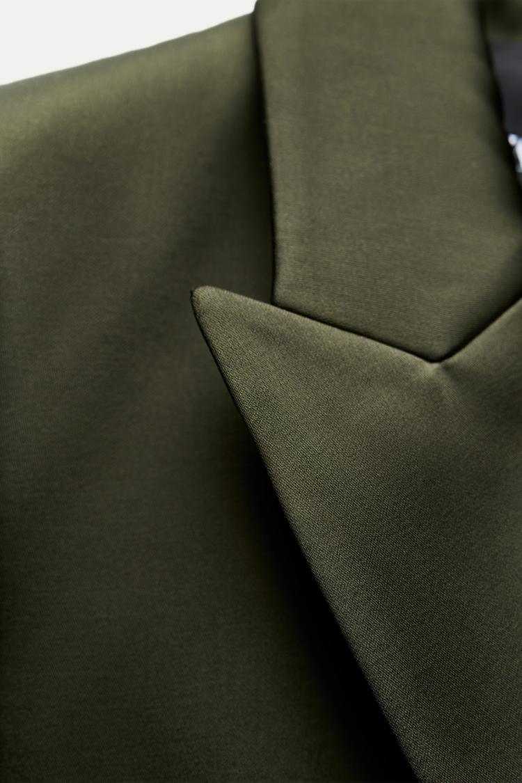 VESTE SATINÉE À BOUTONNAGE CROISÉ