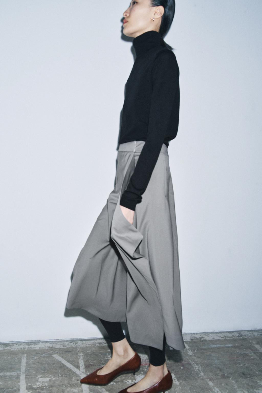JUPE ASYMÉTRIQUE EN LAINE W COLLECTION