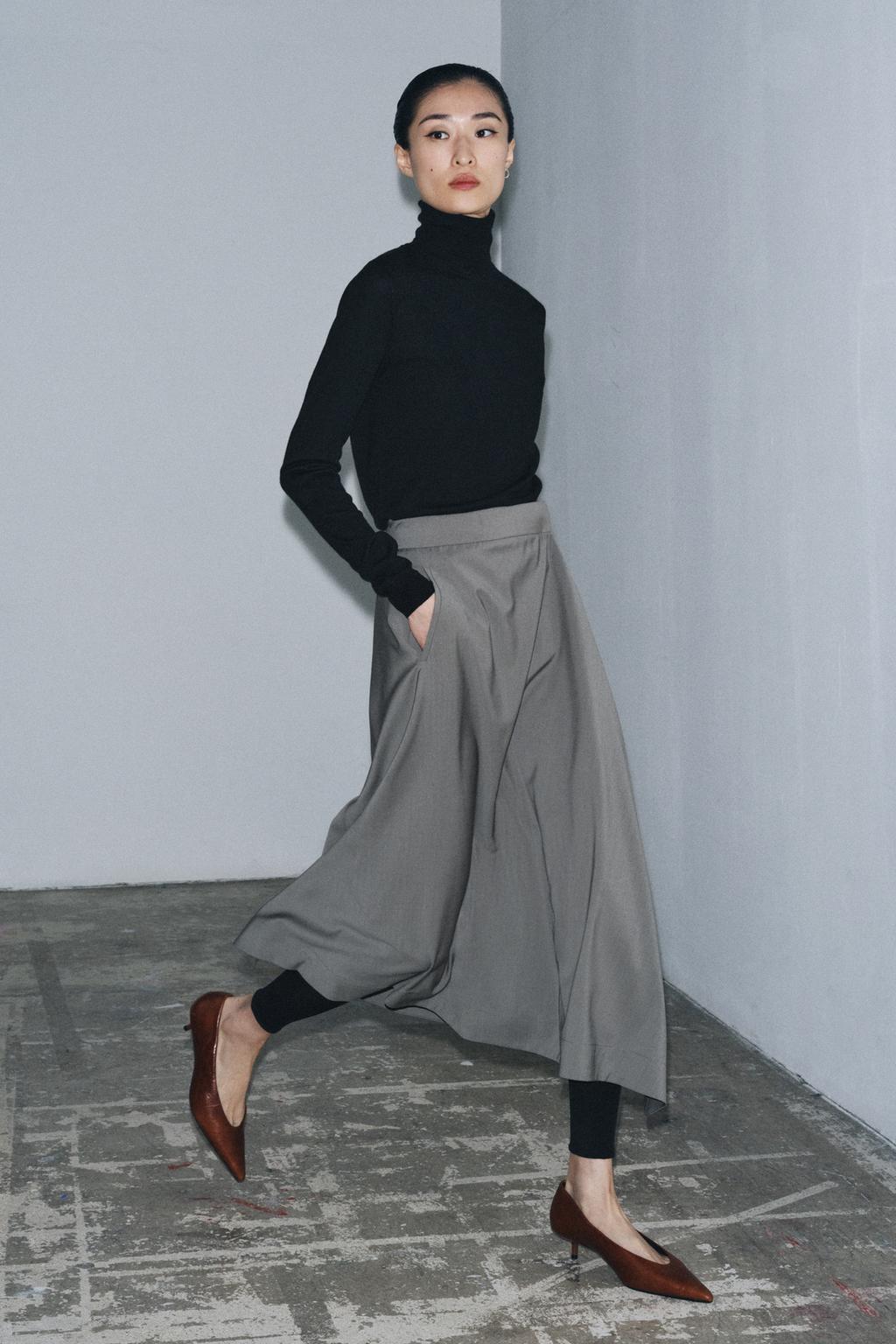 JUPE ASYMÉTRIQUE EN LAINE W COLLECTION