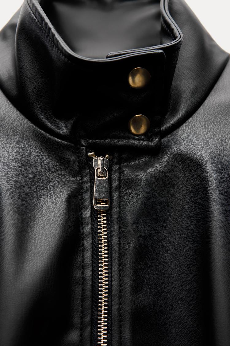 BLOUSON À COL MONTANT EN CUIR SYNTHÉTIQUE
