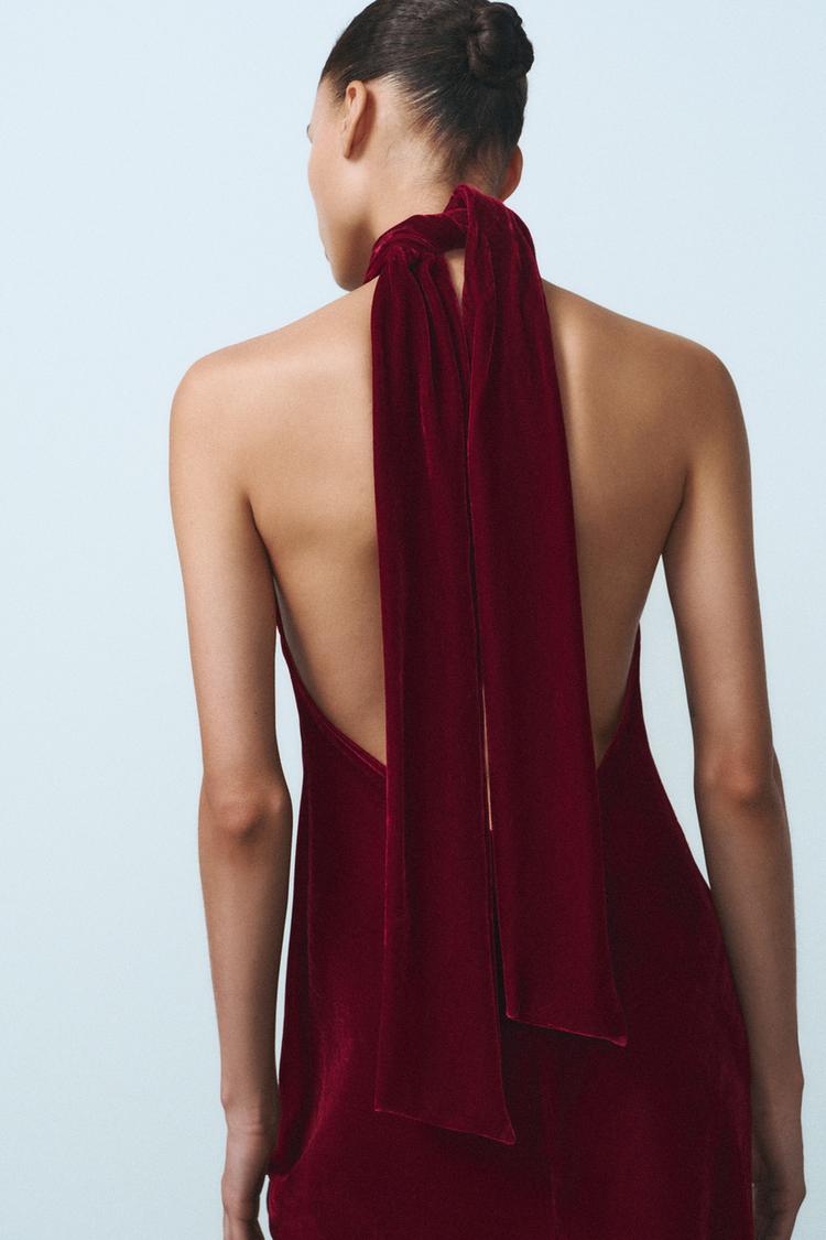ROBE LONGUE DOS NU COL MONTANT