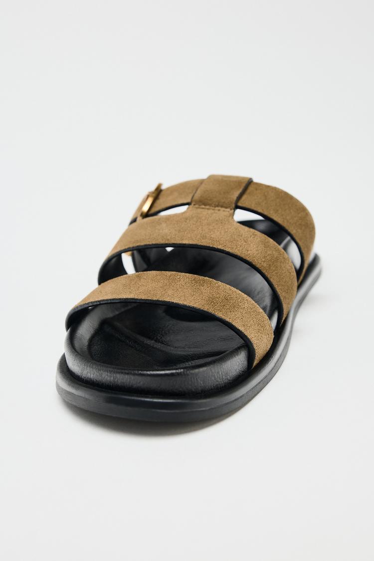 SANDALES PLATES À BOUCLE