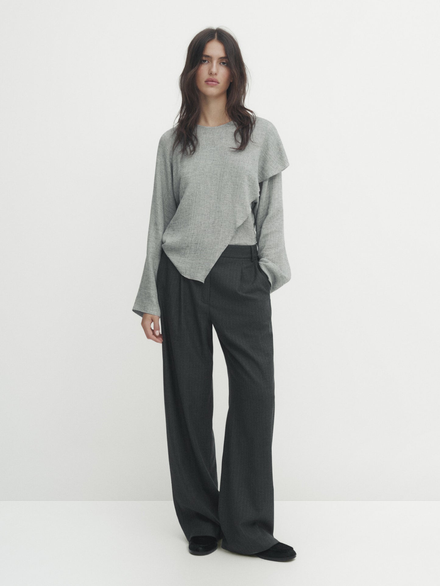 PANTALON DE JOGGING À FINES RAYURES ET PINCES