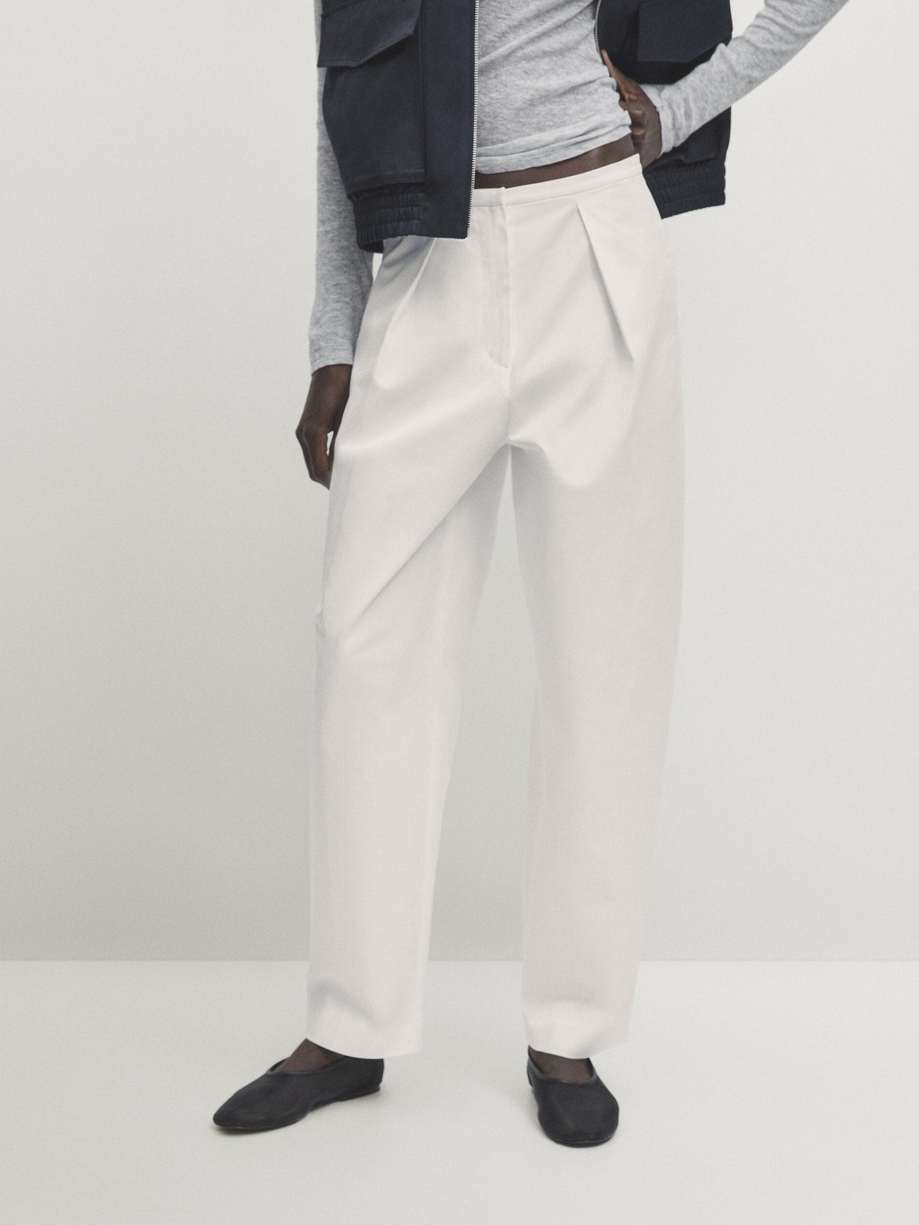 PANTALON BARRELL EN MÉLANGE DE COTON MASSIMO DUTTI