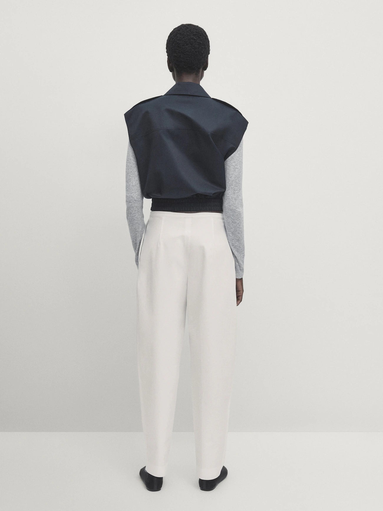 PANTALON BARRELL EN MÉLANGE DE COTON MASSIMO DUTTI