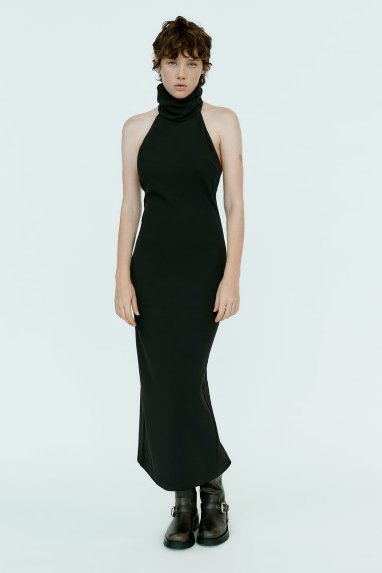 ROBE À ENCOLURE AMÉRICAINE ET DOS NU