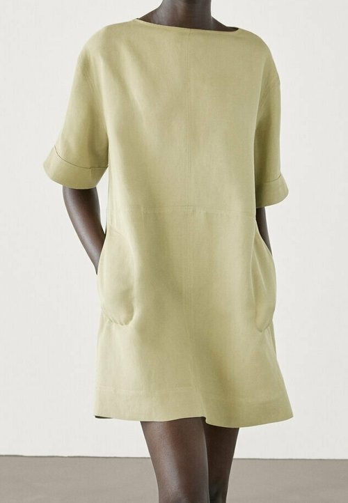 ROBE COURTE EN LIN