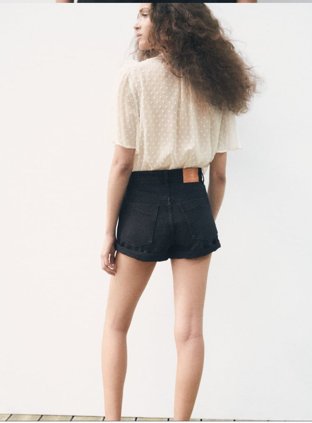 BLOUSE EN PLUMETIS À VOLANTS