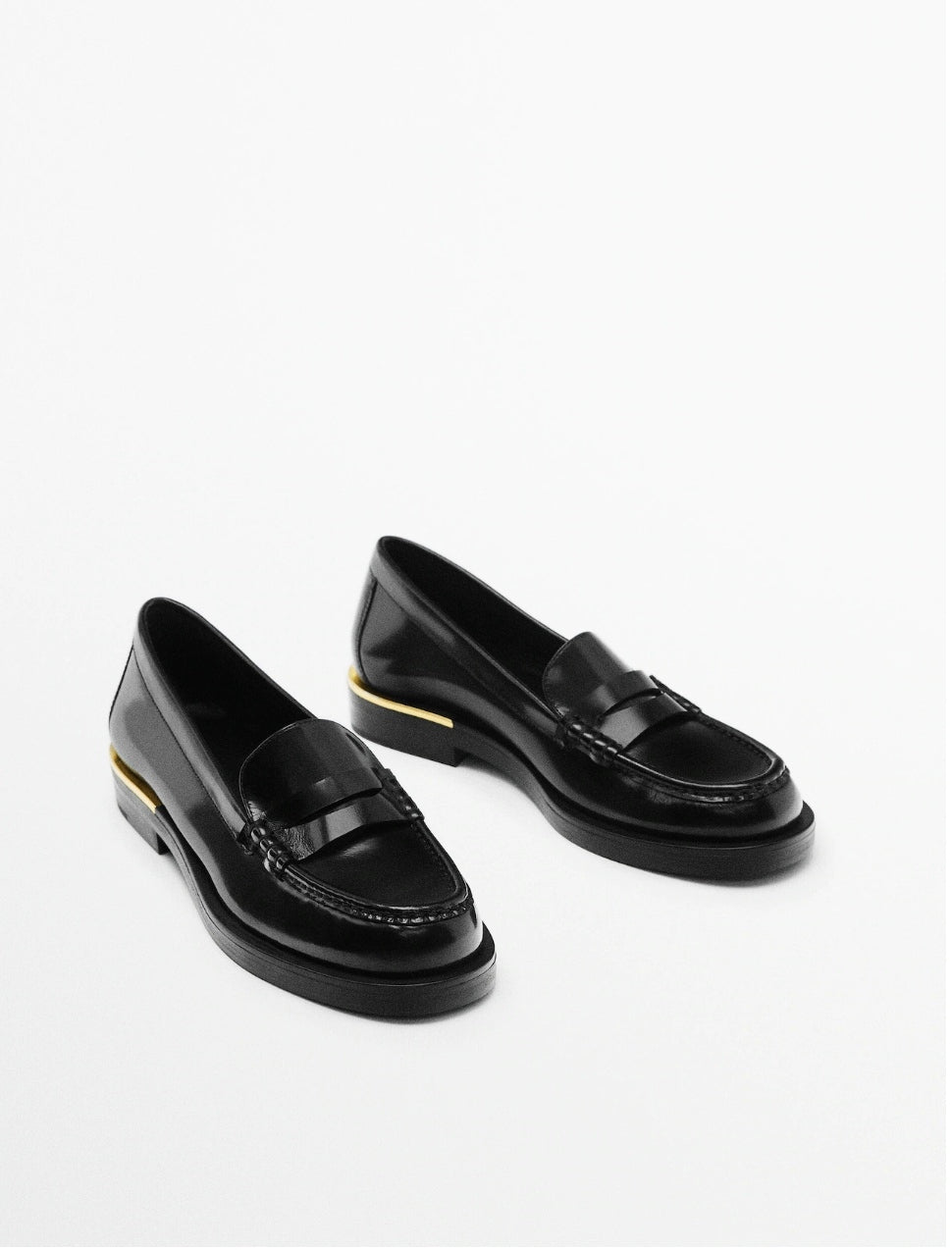 Mocassins En Cuir Pièce Métallique Au Talon