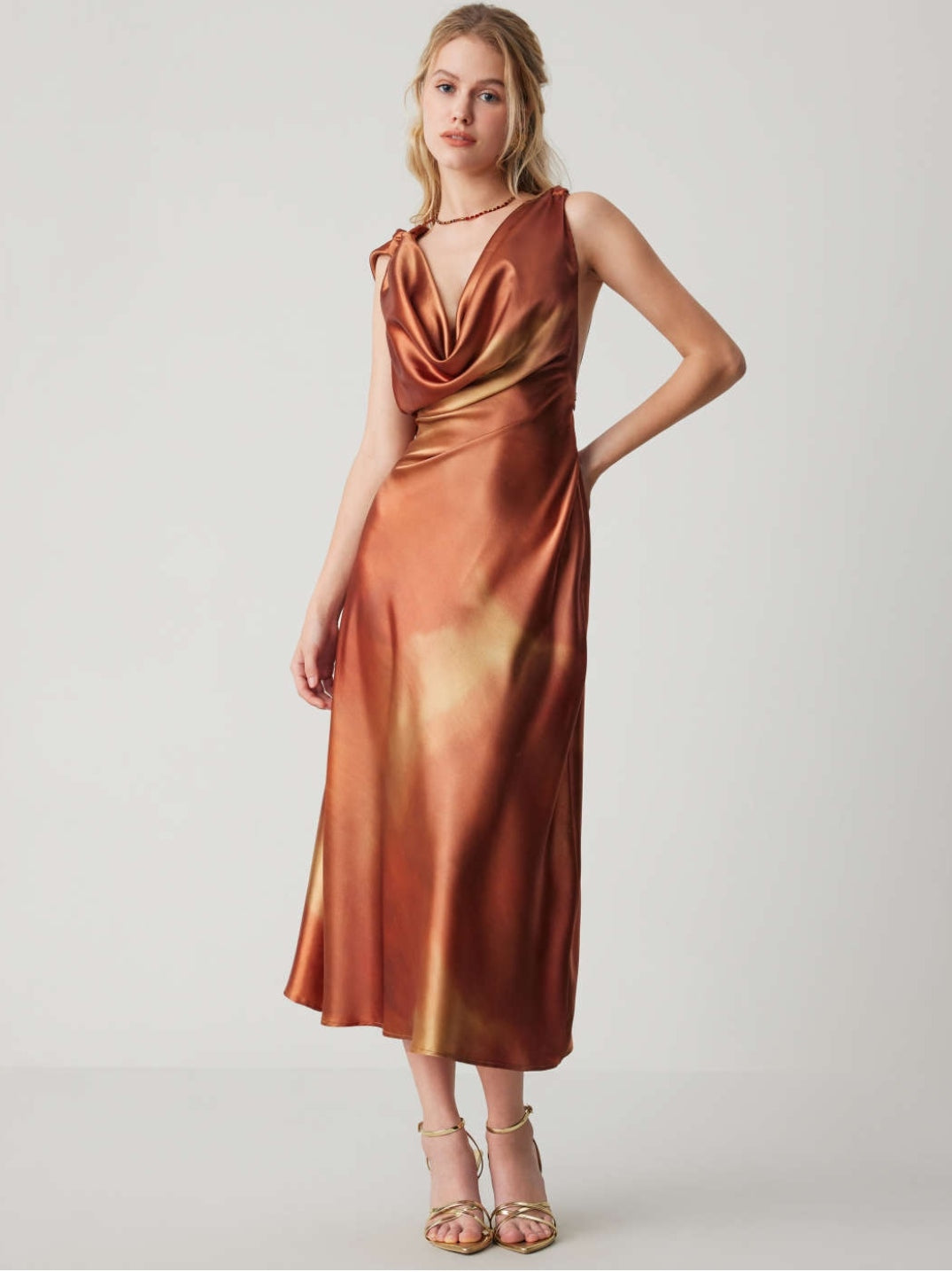 Robe En Satin Imprimée Ocre