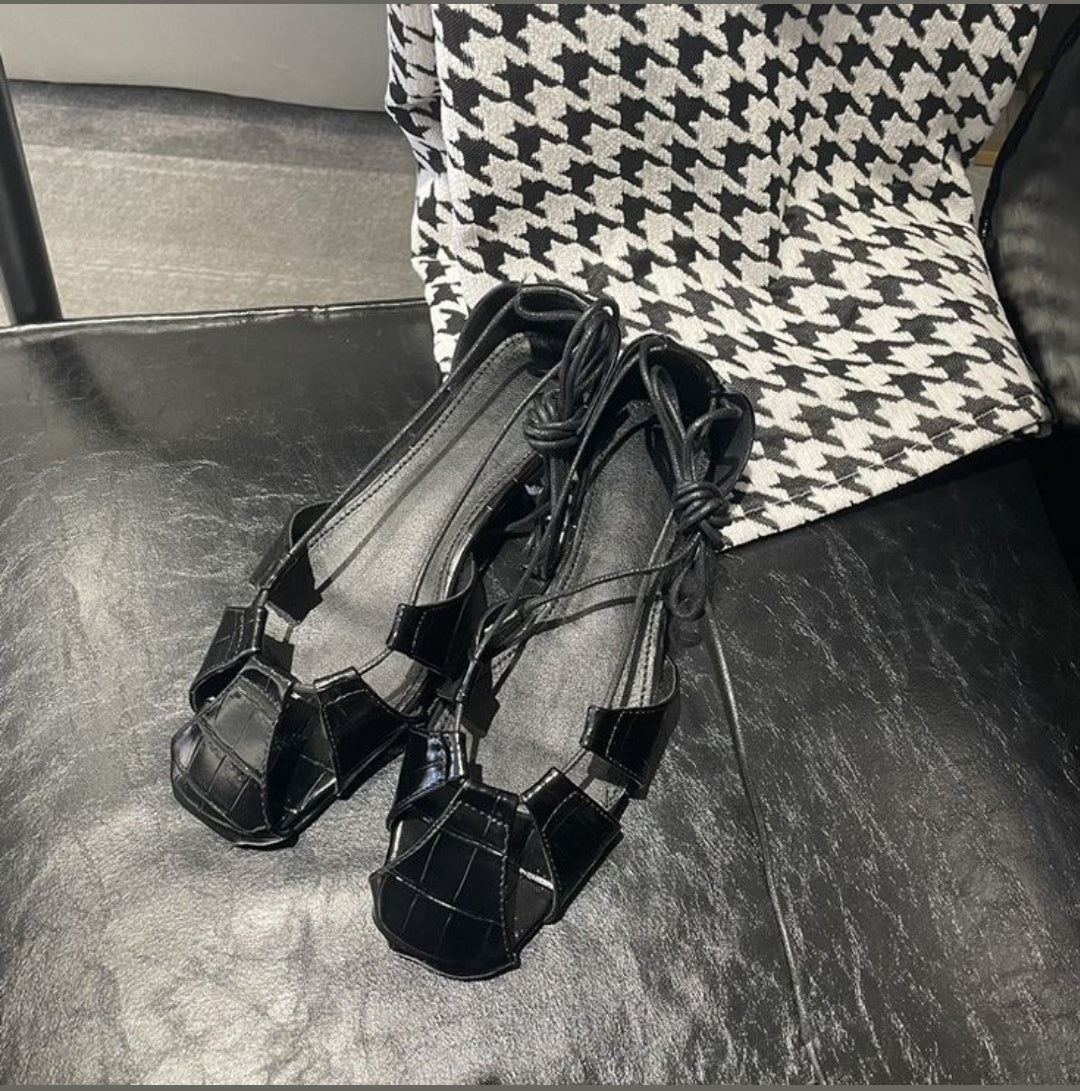 MASSIMO DUTTI CHAUSSURES EN CUIR À LACETS