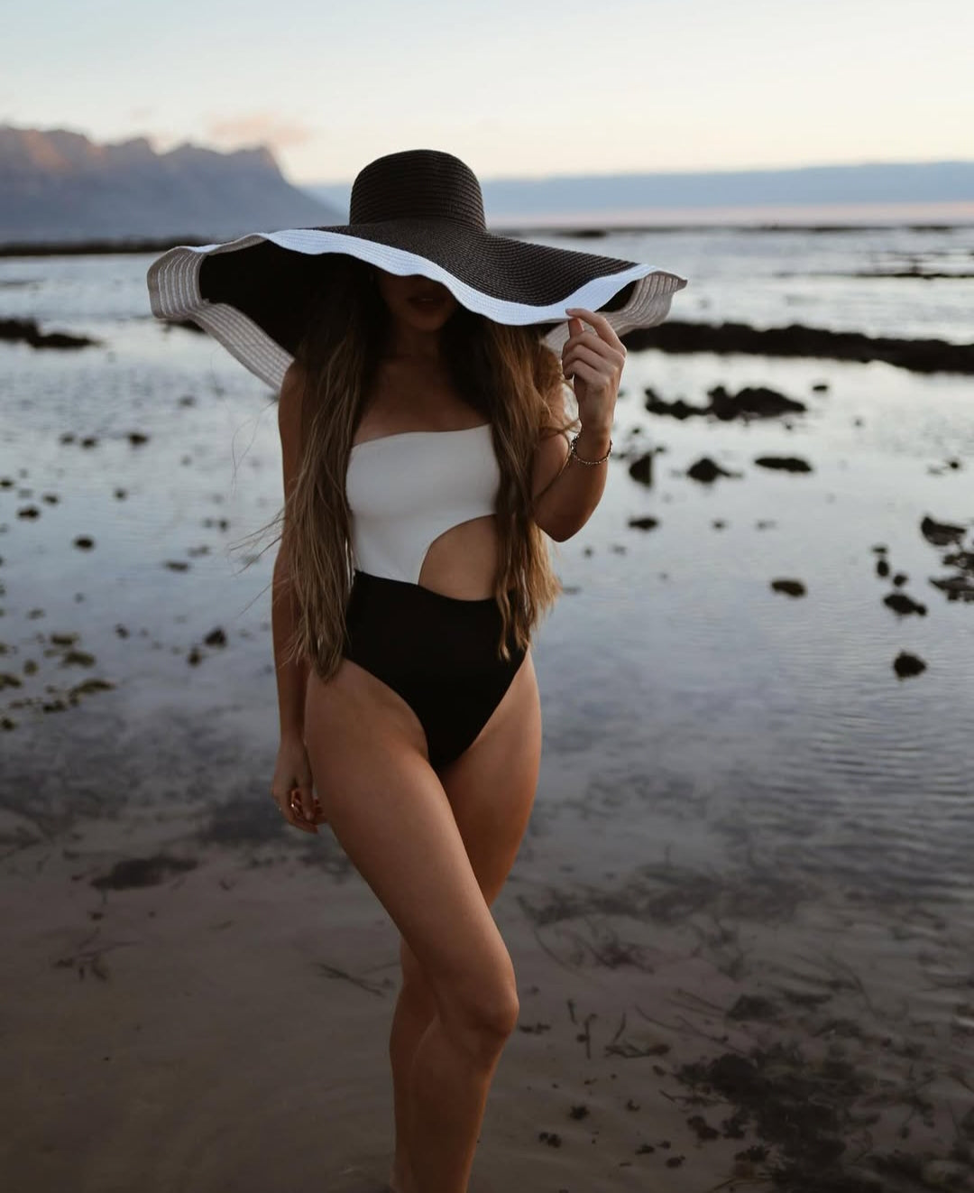 MAILLOT DE BAIN CUT OUT AVEC NOEUD
