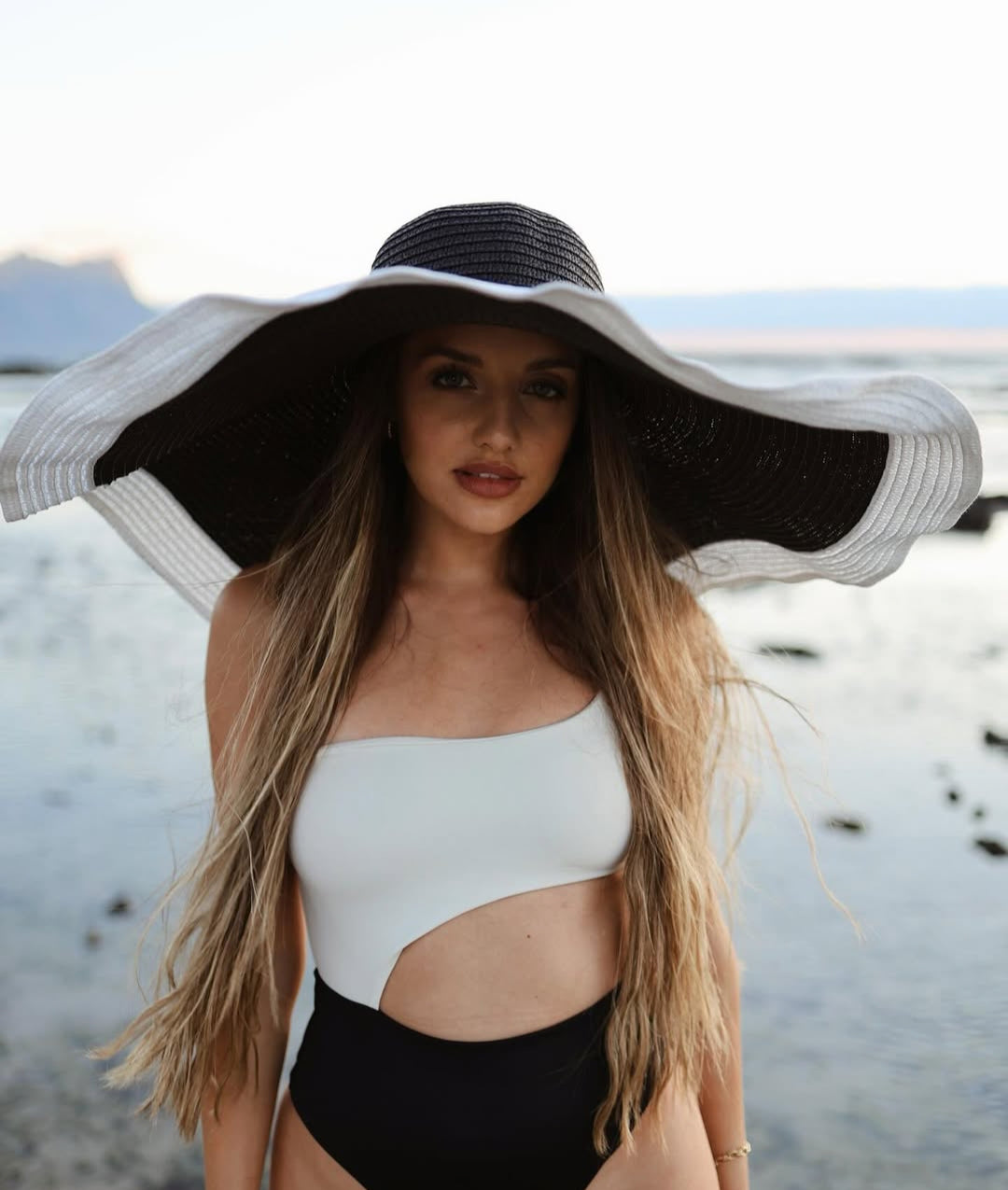 MAILLOT DE BAIN CUT OUT AVEC NOEUD