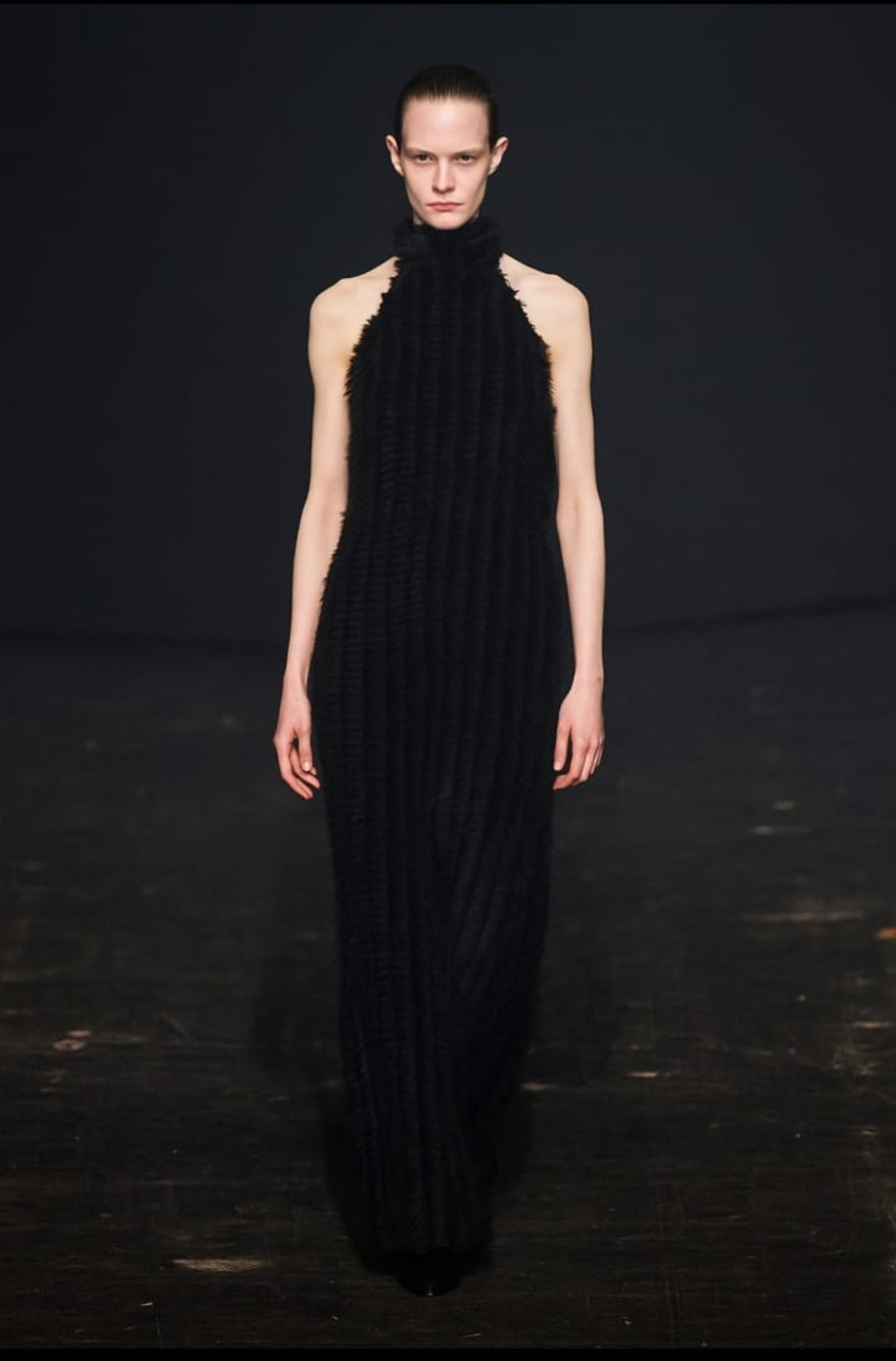 ROBE EN VELOURS À FRANGES