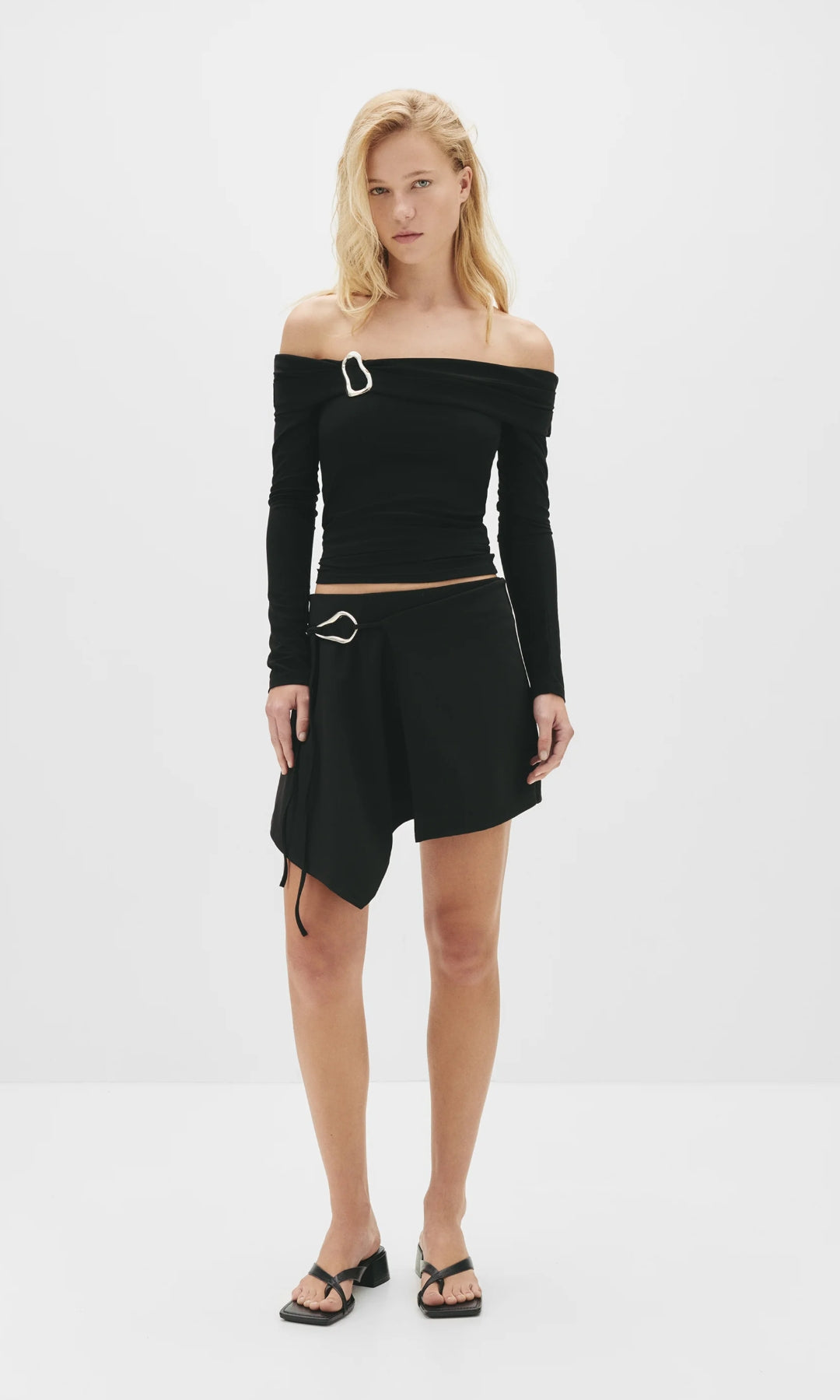 T-SHIRT Ã MANCHES LONGUES BARDOT WITH BUCKLE.