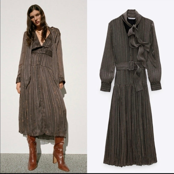 ROBE CEINTURÉE AVEC FIL MÉTALLISÉ ÉDITION LIMITÉE