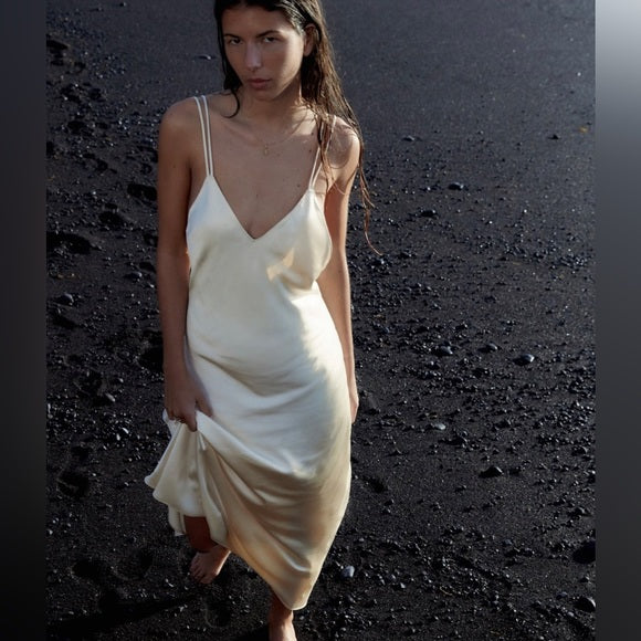 SATIN SLIP DRESS SOFT GOLD