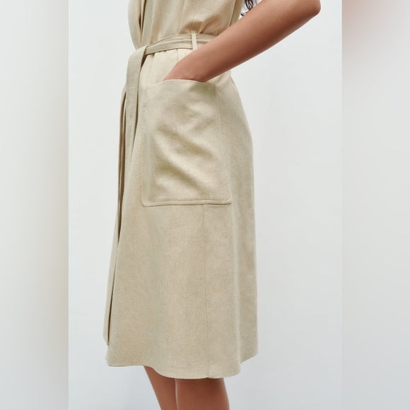 VESTE SANS MANCHES AVEC CEINTURE EN LIN