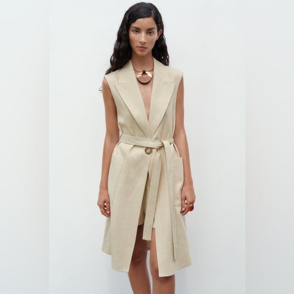 VESTE SANS MANCHES AVEC CEINTURE EN LIN