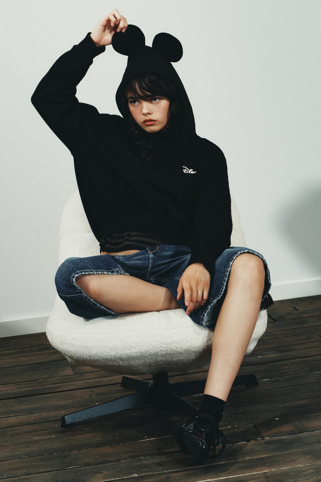 SWEAT INSCRIPTION ©DISNEY