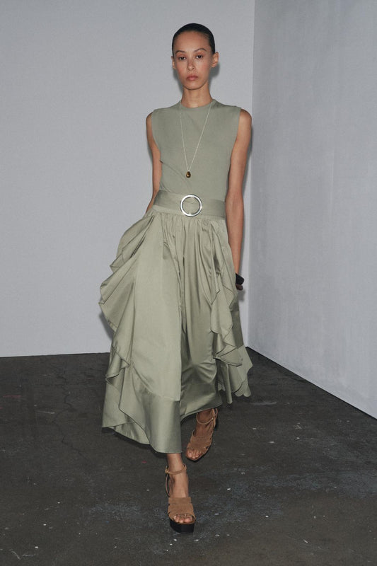 ROBE COMBINÉE AVEC CEINTURE