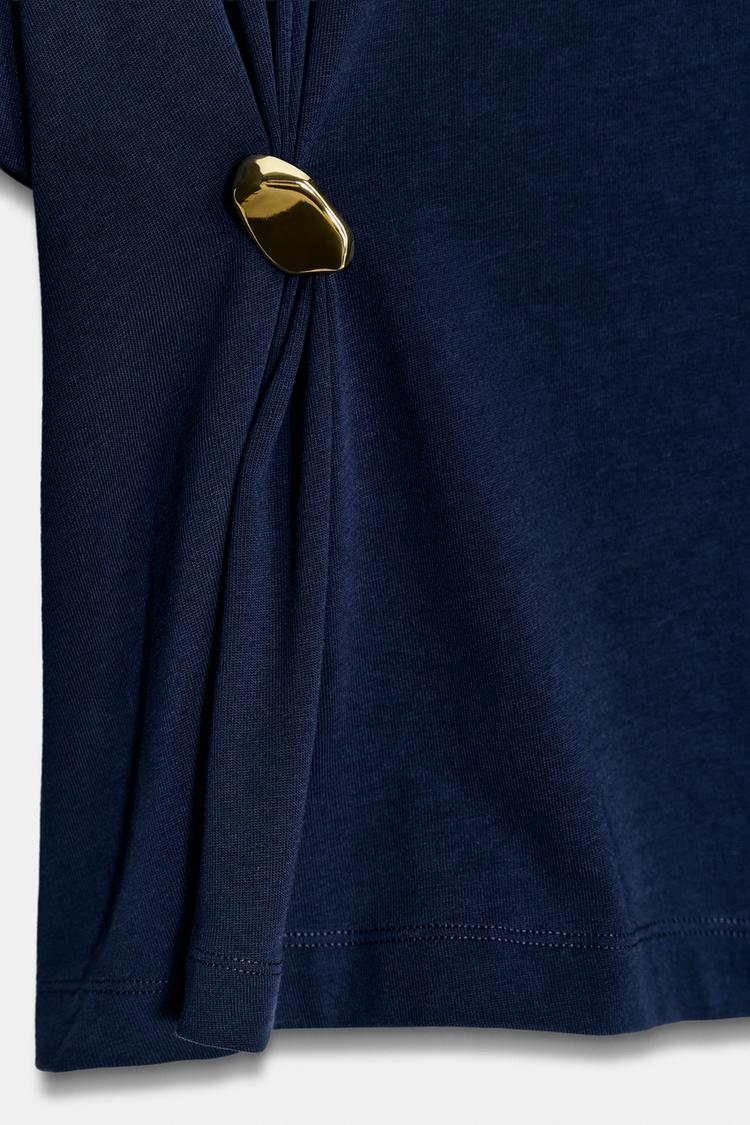 T-SHIRT EN COTON ÉPAIS AVEC APPLIQUÉ